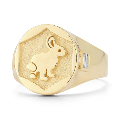 14k Yellow Gold Bunny Signet Ring with Baguette side stones – Hi